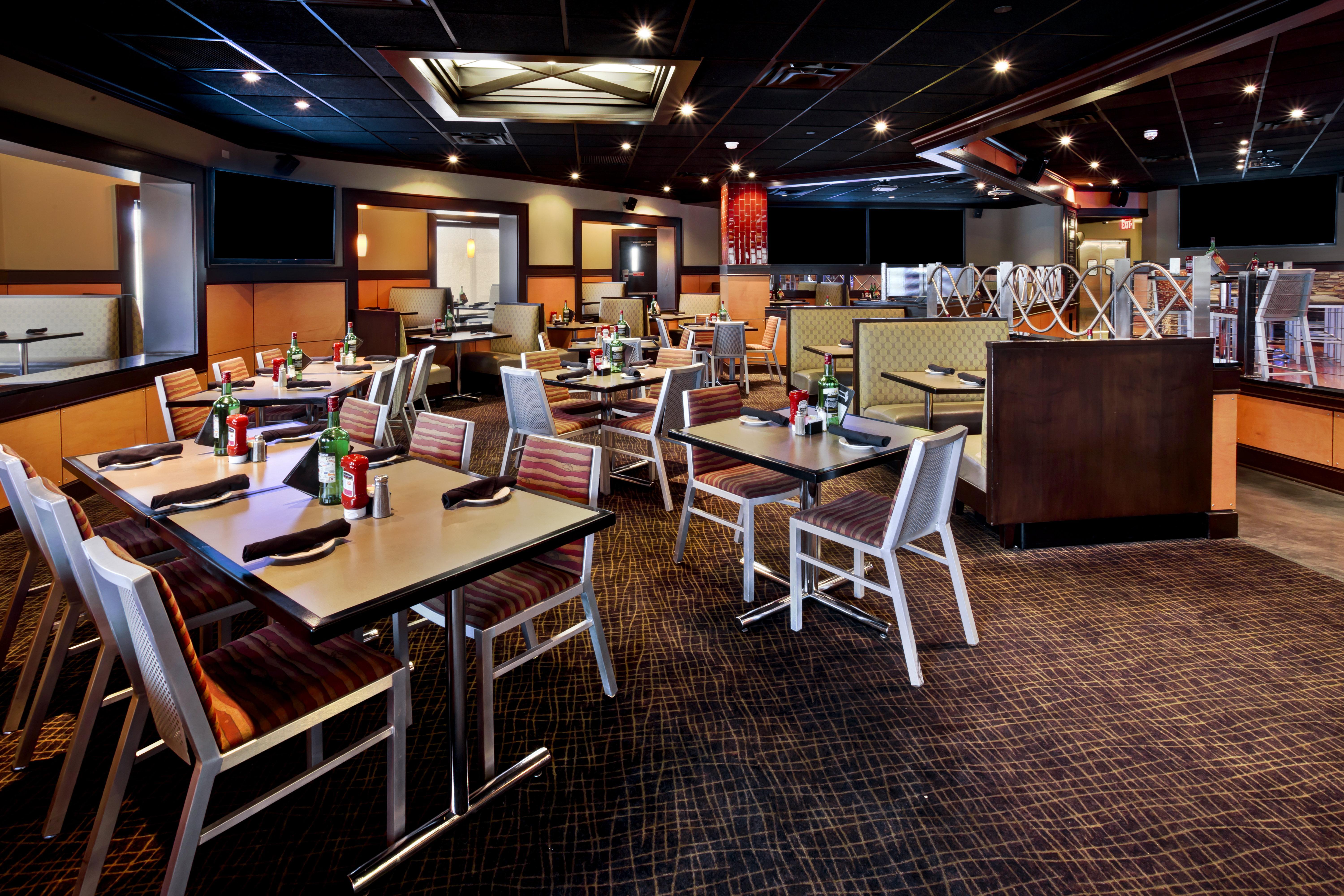 Holiday Inn Hotel & Suites Chicago Northwest - Elgin By Ihg Екстериор снимка