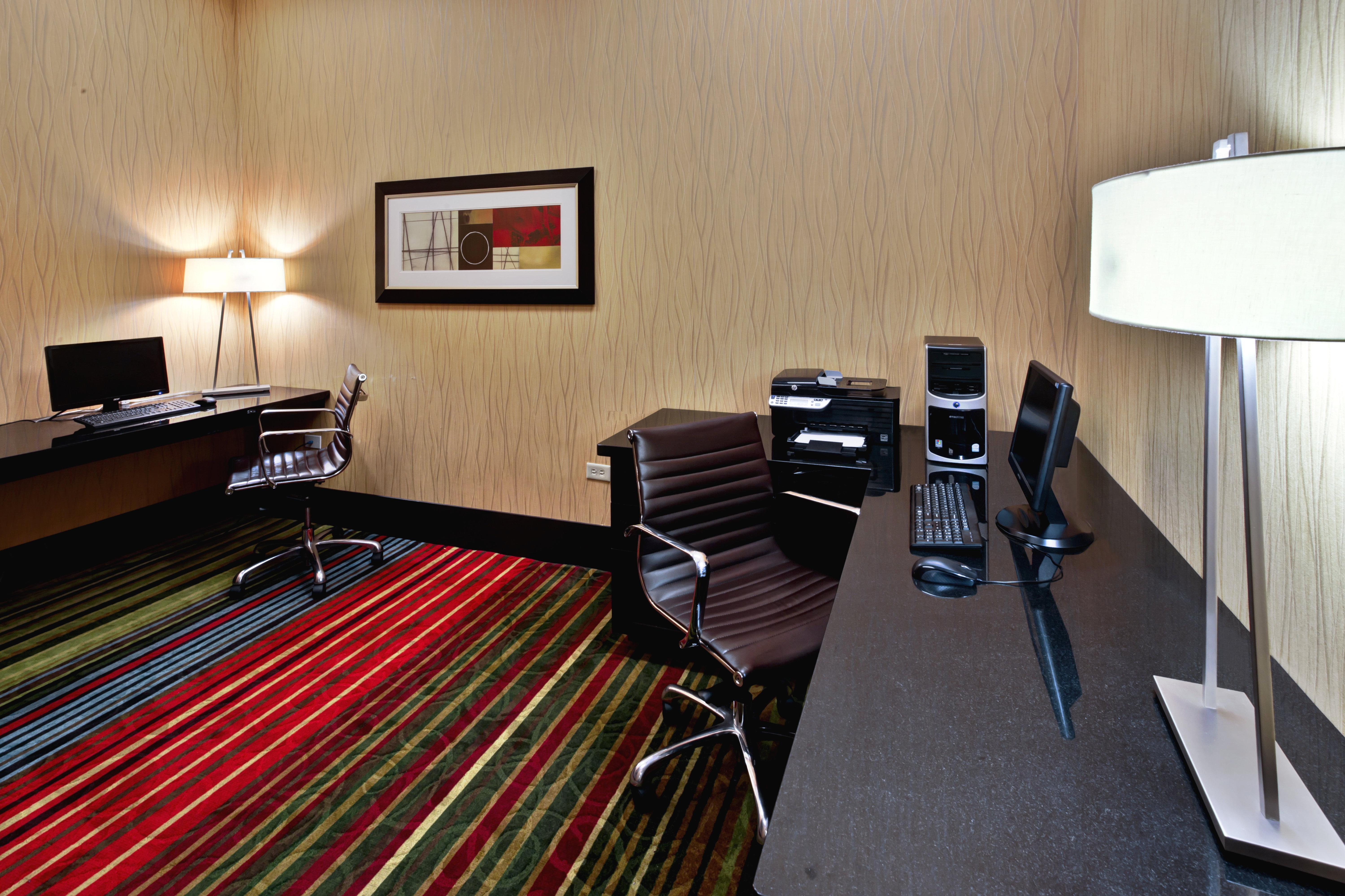 Holiday Inn Hotel & Suites Chicago Northwest - Elgin By Ihg Екстериор снимка