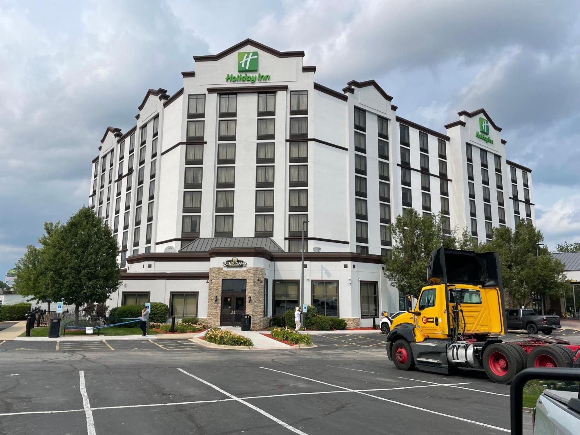 Holiday Inn Hotel & Suites Chicago Northwest - Elgin By Ihg Екстериор снимка